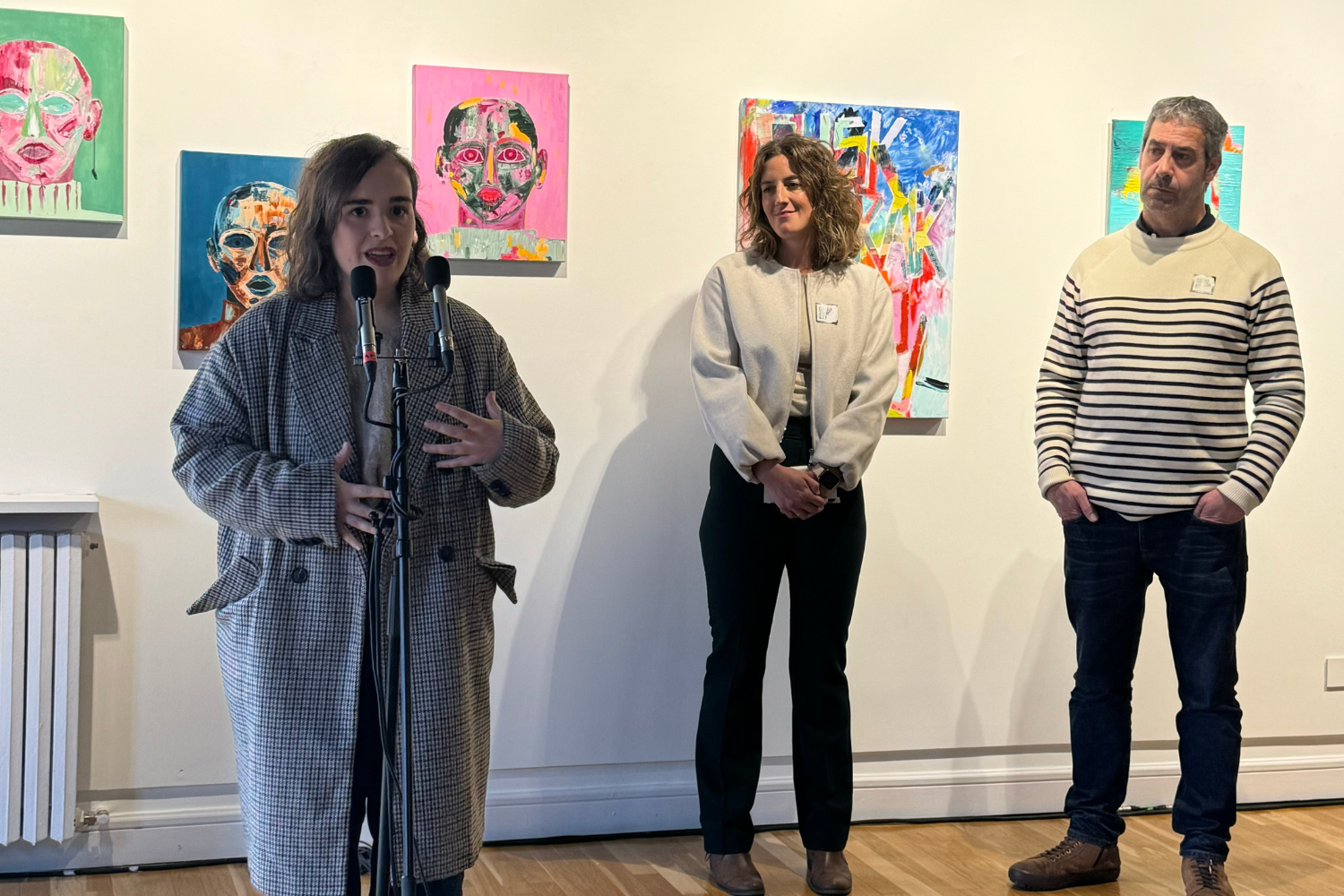 La ilustradora Irati Bazeta ha presentado su exposición ‘Harien isla’ en el Museo de Durango