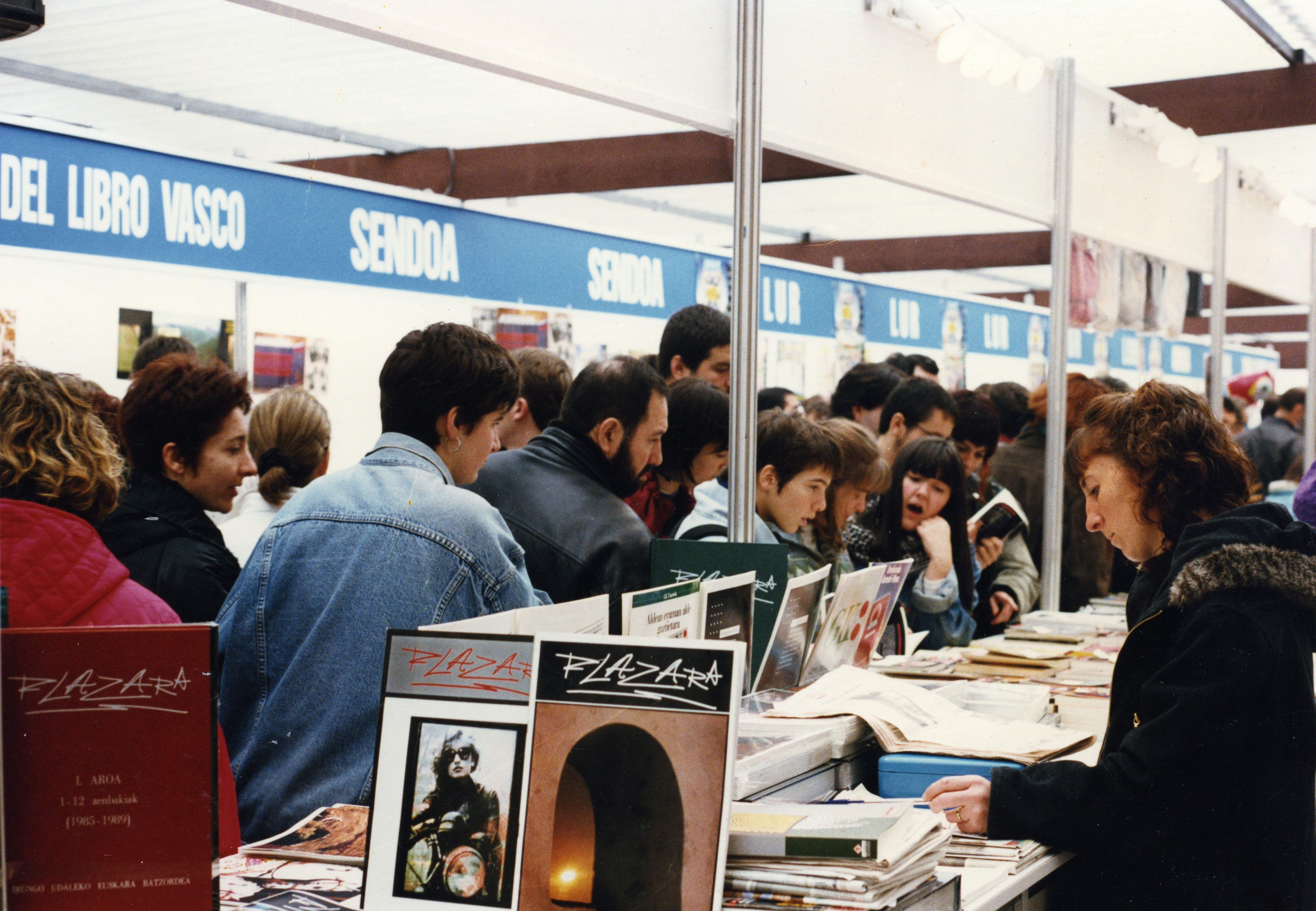 27  Azoka 1992013